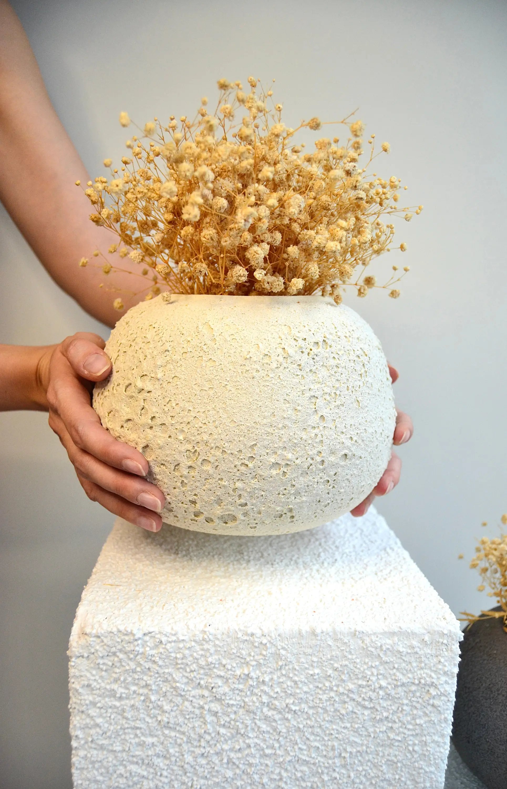 Stoneware Vazo - Krem ₺2.200, Siyah ₺2.200