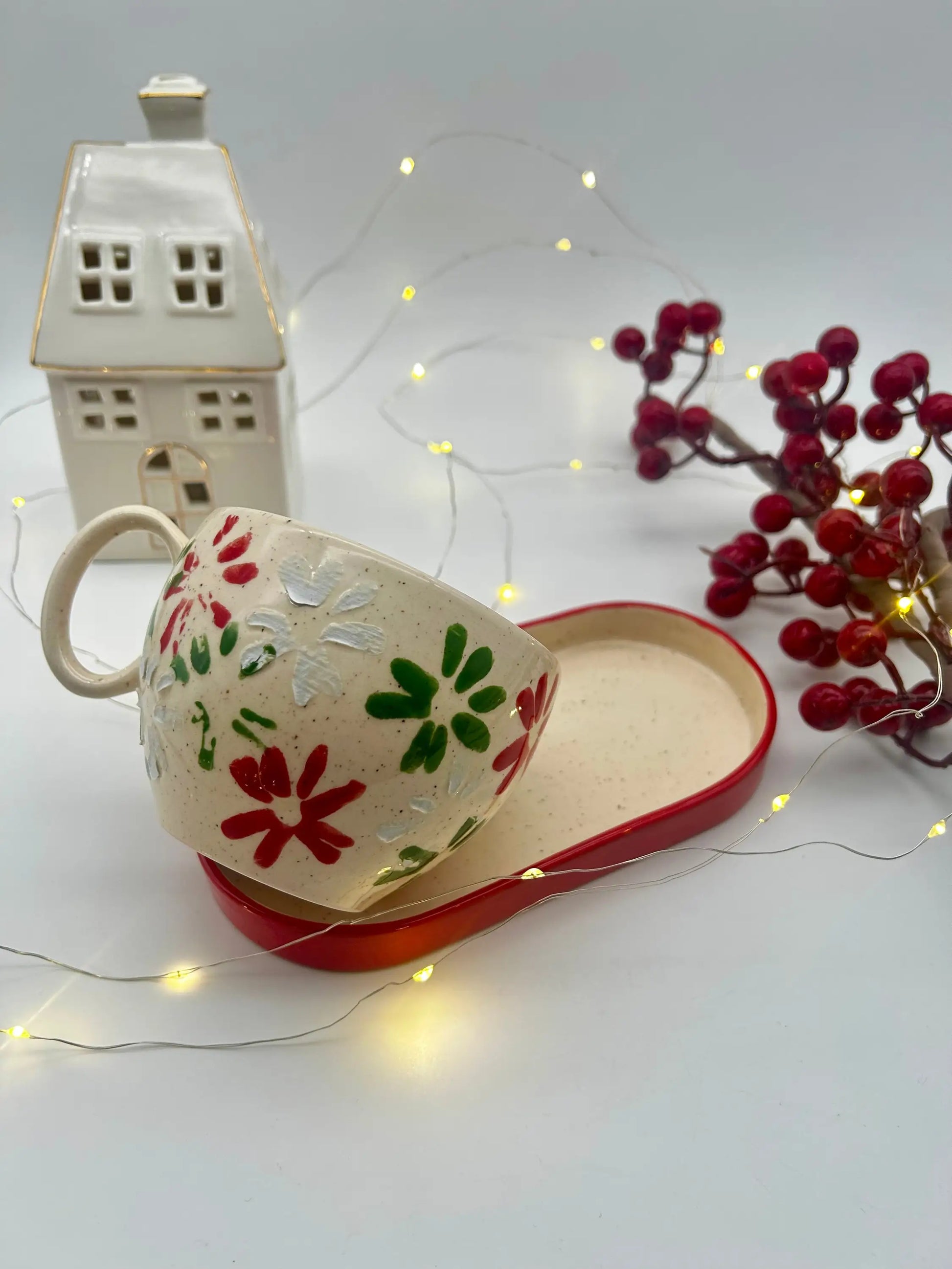 Yeni Yıl Konseptli Tabaklı El Yapımı Seramik Kahve Fincanı - Yeni Yıl Konseptli Tabaklı El Yapımı Seramik Kahve Fincanı