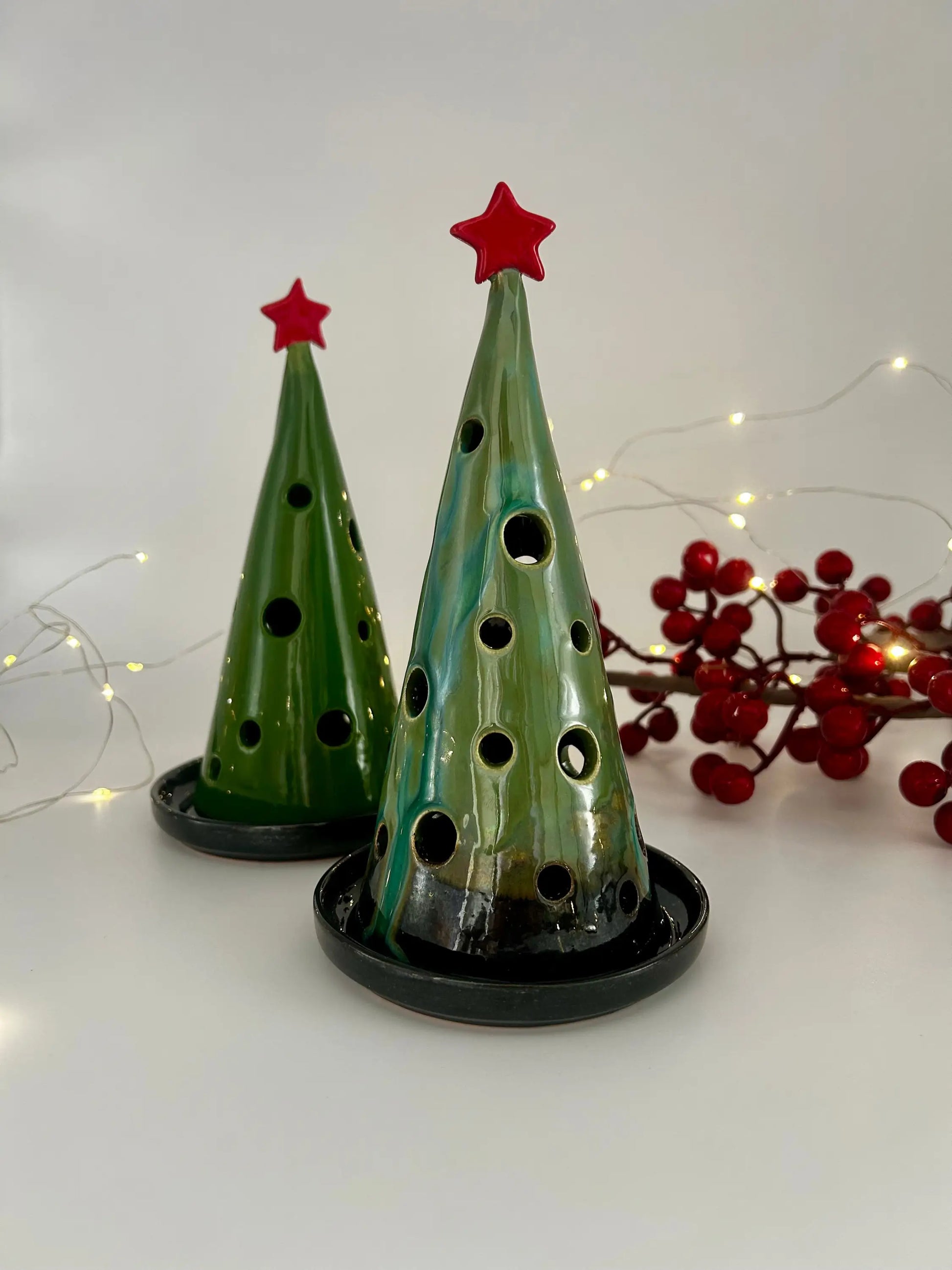 Yeni Yıl Konseptli Yılbaşı Ağacı Mumluk - Seramik mumluk Yeşil ₺620, Metalik yeşil ₺620