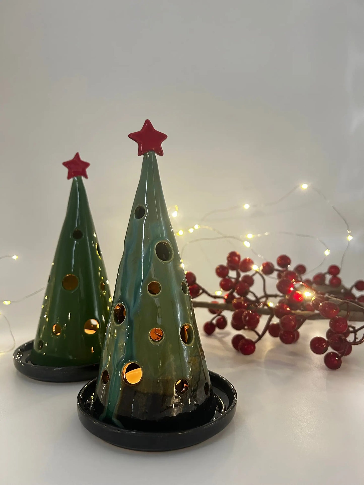 Yeni Yıl Konseptli Yılbaşı Ağacı Mumluk - Seramik mumluk Yeşil ₺620, Metalik yeşil ₺620