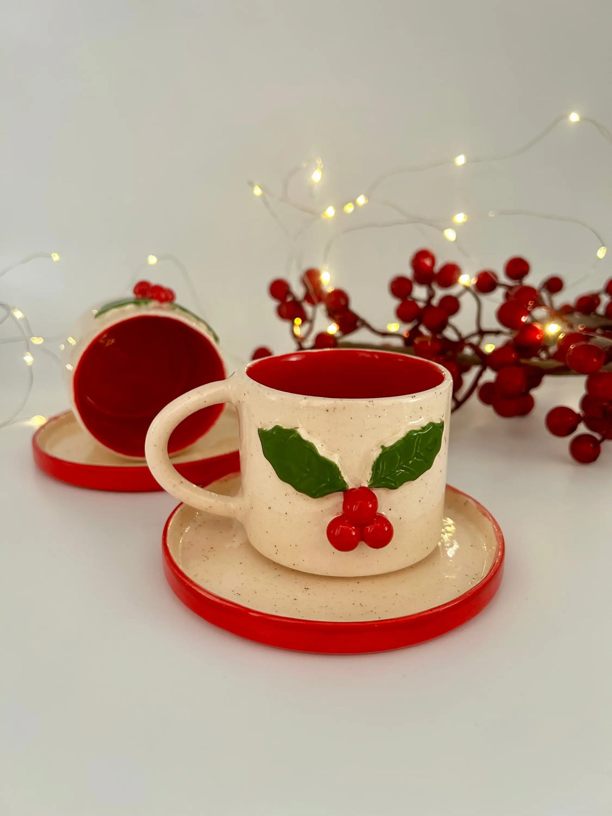 Yılbaşı Konseptli Kırmızı Kokinalı Türk Kahvesi Fincanı Tabaklı - Seramik Kahve Fincanı Yılbaşı Konseptli Kırmızı